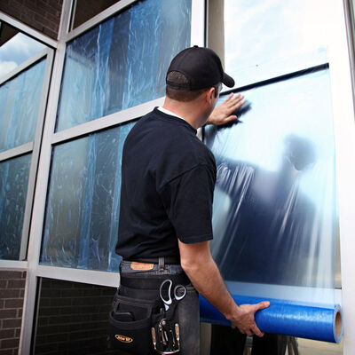 Bom preço. Película protetora PE transparente sem resíduos com largura de 1240 mm e UV estabilizada para proteção da superfície do espelho de vidro on-line